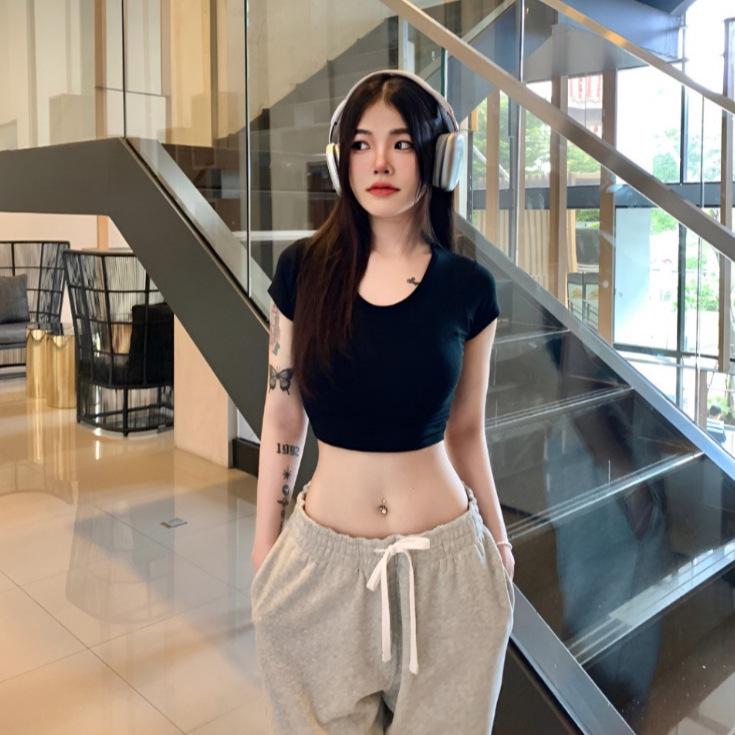 Trendy Slim Fit U-Neck Navel-Baring T-Shirt for Women