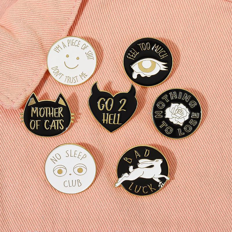 Creative Cartoon Cat Brooch Stylish Personalized Letter Pin For Fashion Accessories