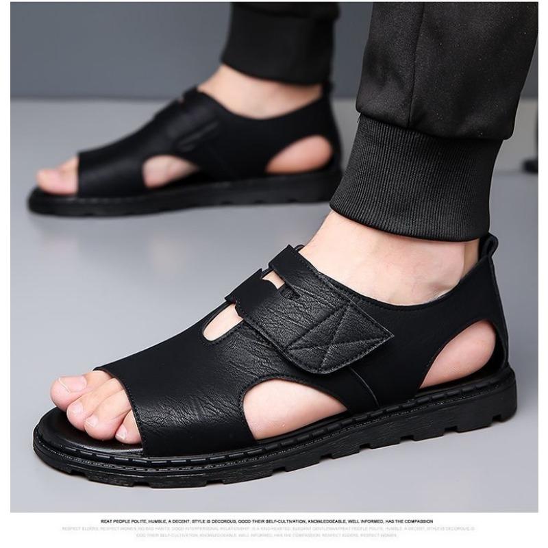 סנדלים לגברים קיץ חדש נגד החלקה נעלי נהיגה לחוף ג'וקר נושמות נעליים קרירות רכות.