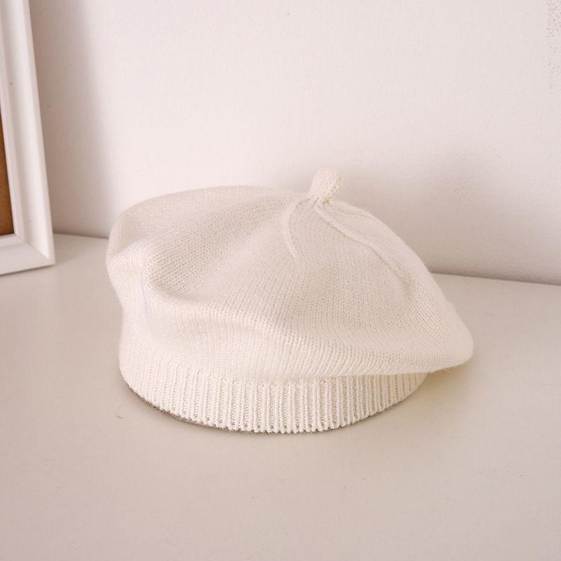 Stylish Unisex Knitted Wool Beret for Children - Cute Candy Color Hat for Autumn and Winter.