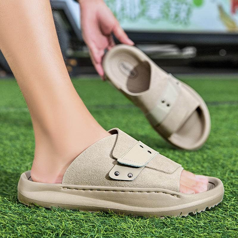 Slippers Men's 2025 Summer New Non-slip and Light Beach Shoes Trendy Brand Stepping On Shit Feeling Thick-soled Indoor One-word Drag