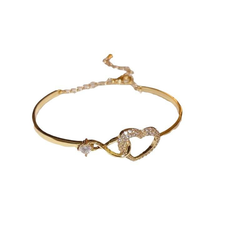 Chain Heart Lace Hollow Out Bracelet Elegant Light Luxury Jewelry for Women