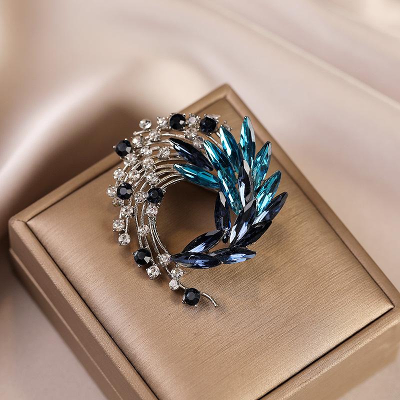 High-end Brooches, Elegant and Light Luxury Suit Sweaters, Pins and Accessories, and Niche Corsages