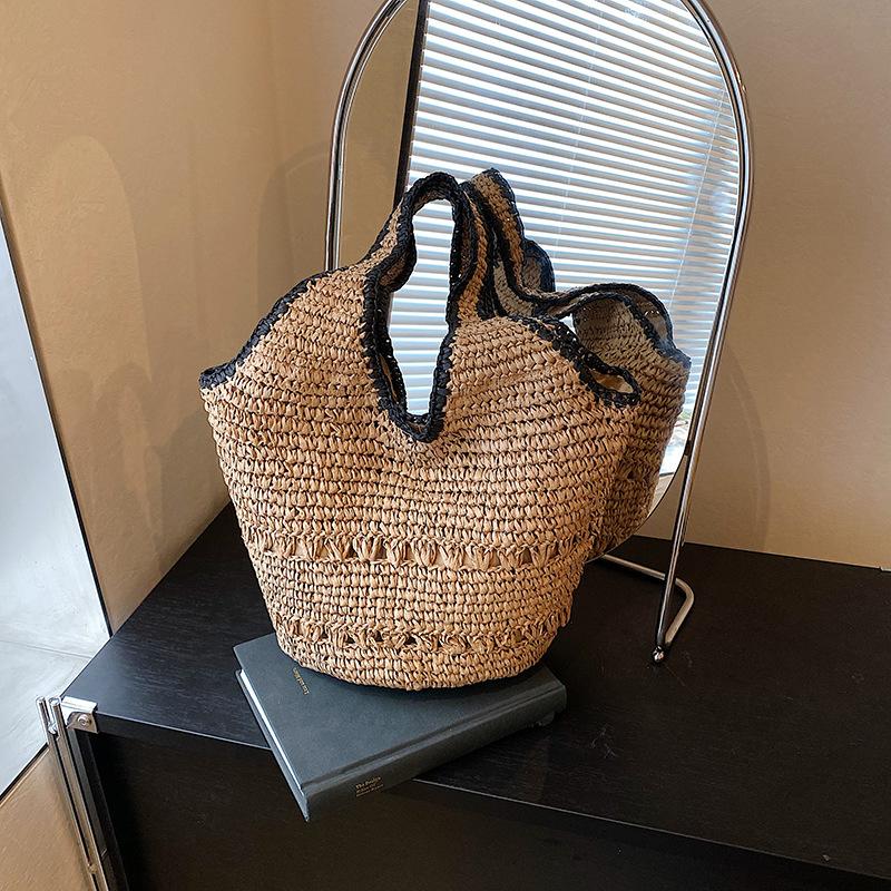 Summer new fashion straw handbag large capacity bucket bag versatile beach straw bag