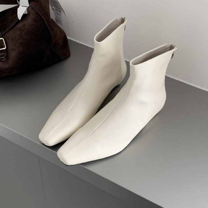 European station temperament thick heel thin short boots women's 2025 autumn and winter versatile Martin boots French small square head small a