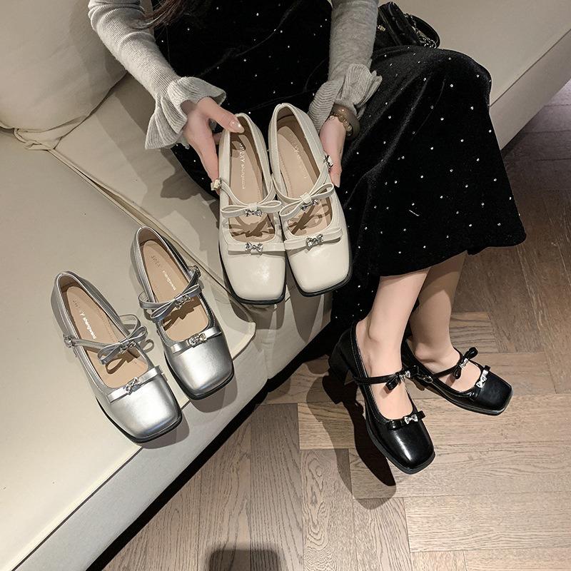 New Square Head Single Shoes Women's Thick Heel One-word Buckle Light Mouth Bow Small Leather Shoes Niche
