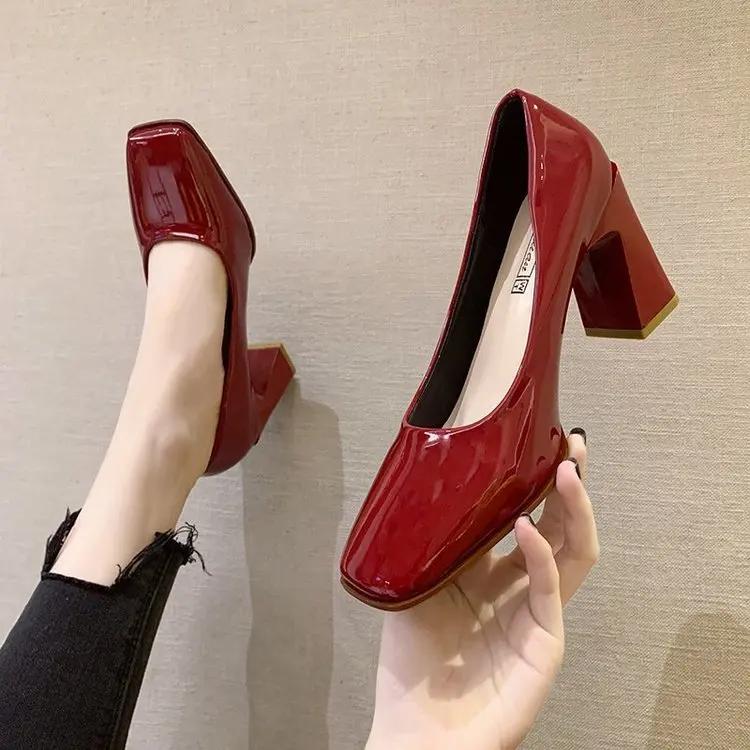 2025 Spring Square Toe Thick Heel Shallow Mouth Patent Leather Shoes Lady Temperament Retro Pumps Black Red