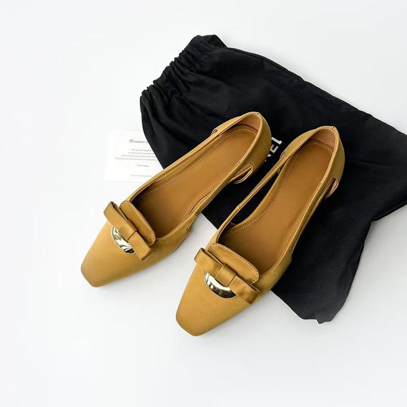 

Sheepskin version retro elegant bow hollow sandals women s hollow small square head light mouth single shoes 35