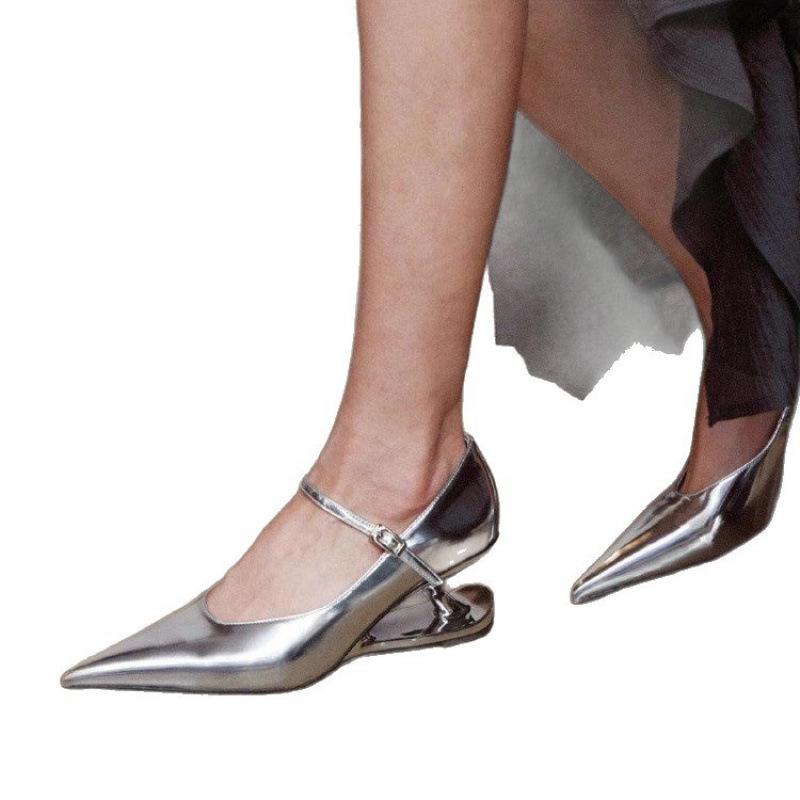 Large size temperament pointed tip suspension special-shaped heel Mary Jane high heels women's new retro pointed single shoes