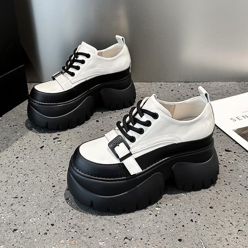 Plateau-Loafer Damen Frühling 2025 neu Muffin-Sohle kleine Innenabsatzerhöhung Damenschuhe vielseitig Britische kleine Lederschuhe