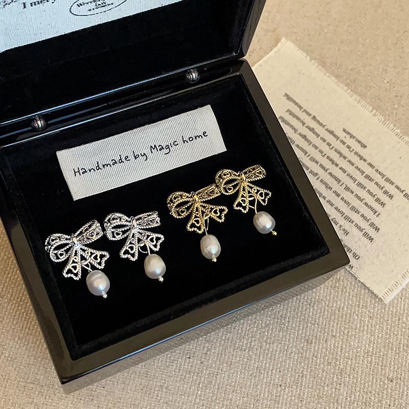 Empty Bow Love Freshwater Pearl Stud Earrings Women'S Light Luxury Retro Personality Fashion Elegant Versatile Earrings