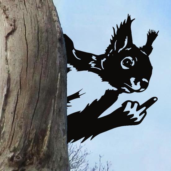 Peeping Animal Sign Metal Middle Finger Squirrel Sign Outdoor Flipping Off Deer Yard Art Decoration Rustic Animal Wall Art Ornament