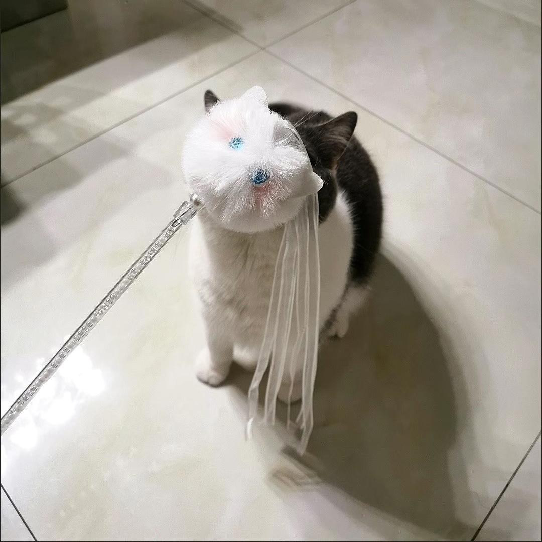 

Funny Interactive Cat Toys Kawaii Plush White Tassel Bell Cat Stick Toys for Kitten Playing Teaser Ribbon Wand Toys Cat Supplies белый