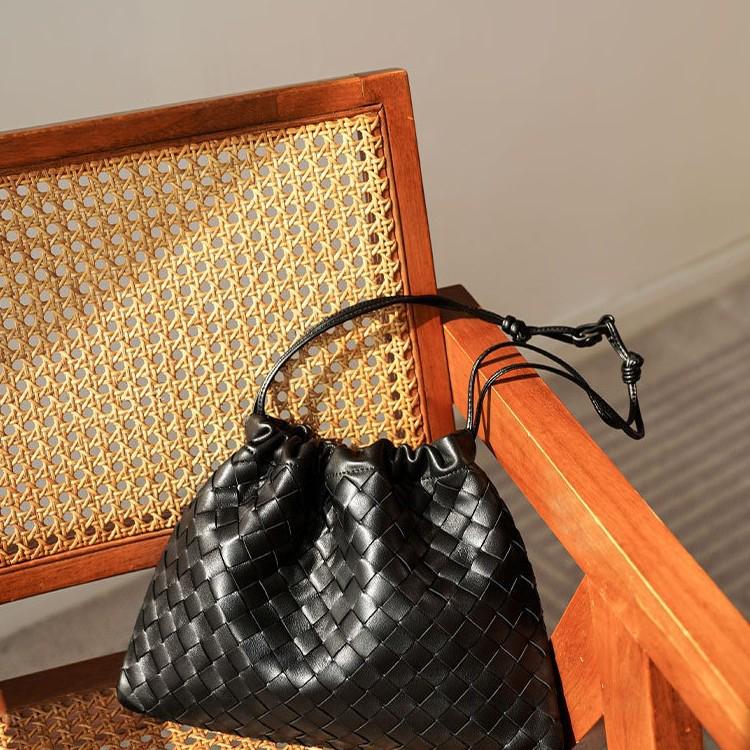 Bolso Bandolera Nube Tejido de Piel de Oveja BV Nuevo 2024: Versátil, Moderno y Popular Estilo con Cordón