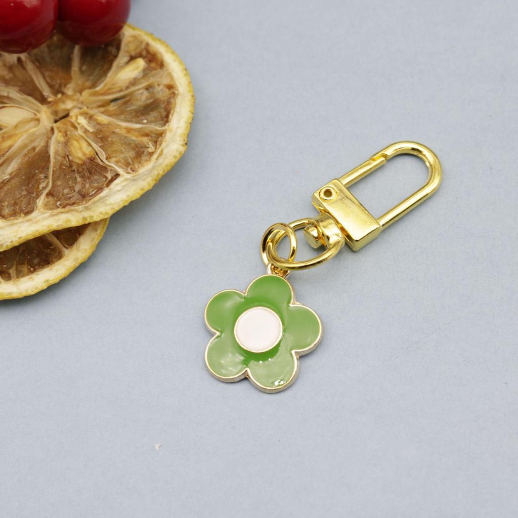 Charming Floral Keychain Pendant: Stylish, Cute, and Fresh for Girls & Couples