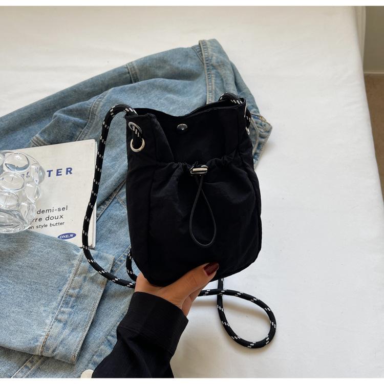 Casual Women Tote Bags Nylon Phone Bag Versatile Fashionable Crossbody Bag for Women Purse and Handbags