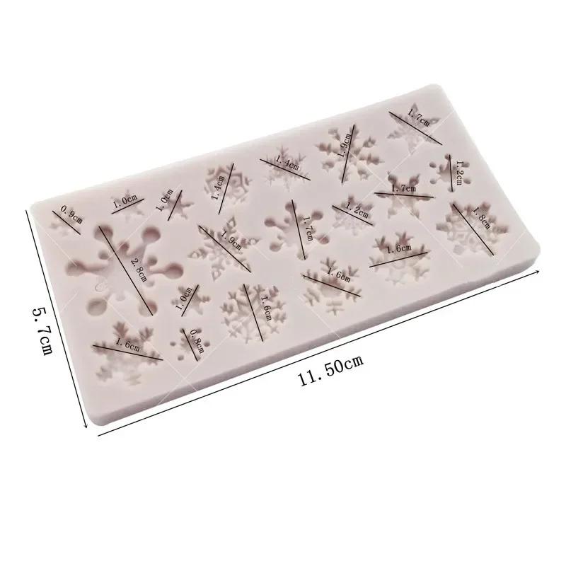 Christmas Snowflake Pattern Silicone Mold Baking Non-stick Heat-resistant Kitchen Cupcake Decoration Tool Chocolate Cake Mold