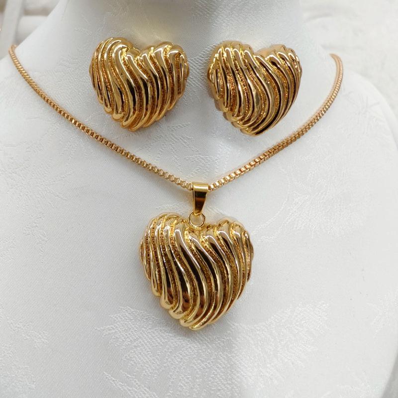 Elegant European & American Luxurious Geometric Twist Earrings & Necklace Set
