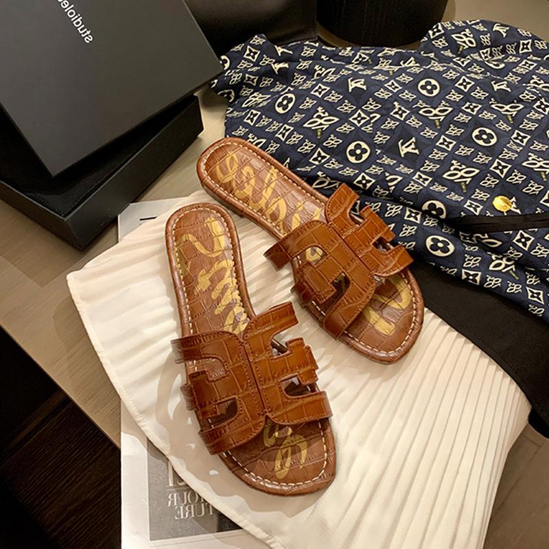 

Leather version~ Slippers women s outer wear summer fashion Sanya vacation seaside beach shoes flat bottom sandals one-word h drag 40