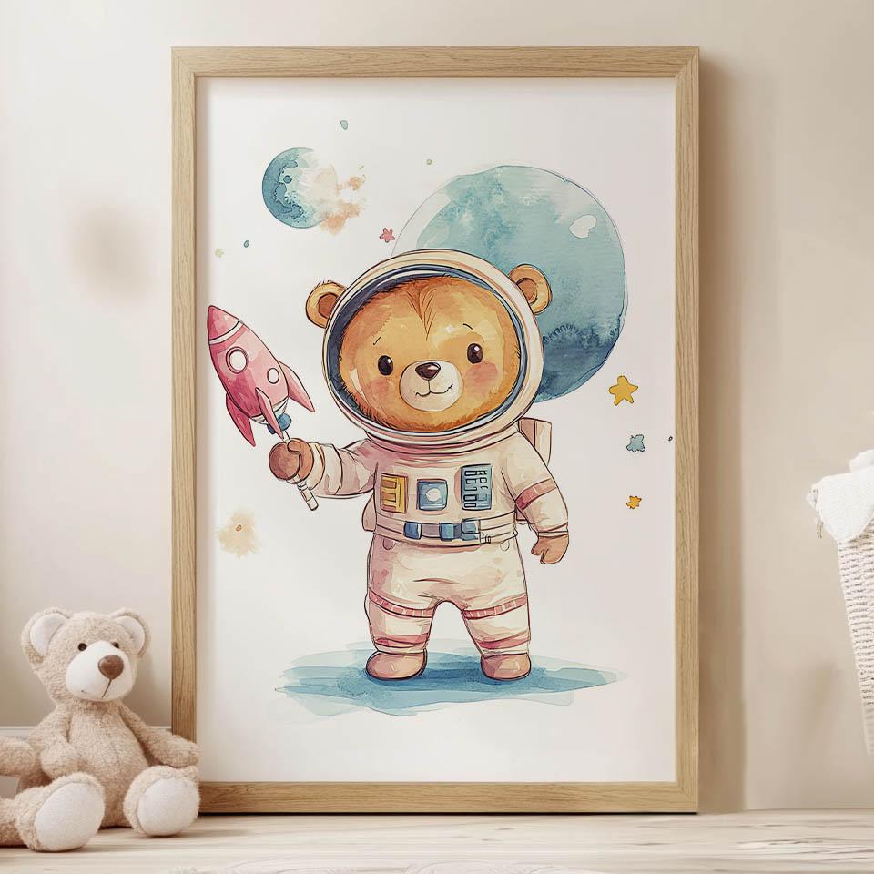 Plakat Misja Wesołego Misia Plakat Misja Wesołego Misia, 70X100 Cm, Rama Drewniana Ciemny Brąz, Papier Matowy 230 Gsm