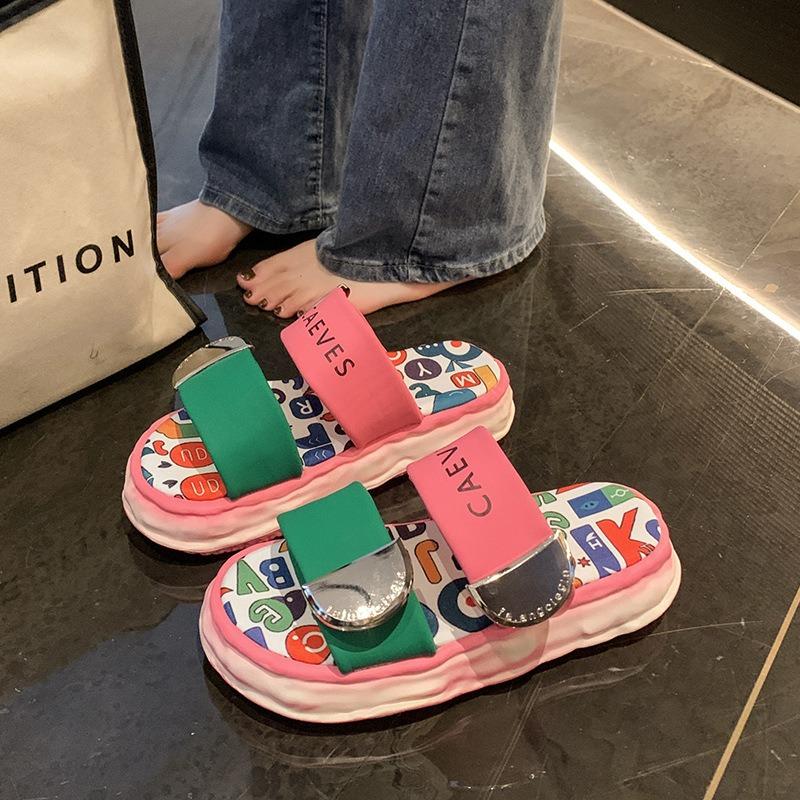 Barevně sladěné chladivé pantofle s tlustou podrážkou pro dámské venkovní nošení, léto, nové, graffiti, osobnost, trendy a ležérní plážové sandály