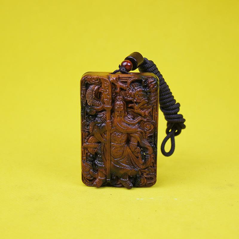 Pendentif Guan Gong sculpté à la main en bois de jujubier: Charme de Voiture Naturel pour Hommes et Femmes