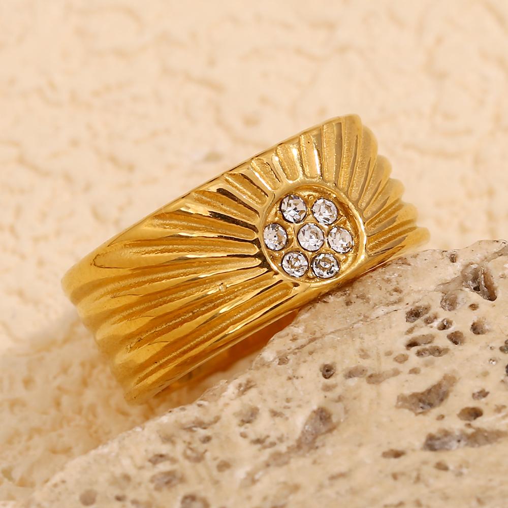 MamacitaSlay Unisex 18K Gold Plated Stainless Steel Zircon Sun Striped Ring 2025 Trendy Party Waterproof Jewelry Elegant Ring