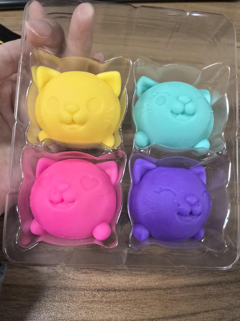 Needoh Teenie Cool Cats 3'lü Paket Sevimli Mini Kedi Fidget Oyuncakları Yumuşak Sıkılabilir Stres Giderici Duyusal Sıkma Oyuncakları