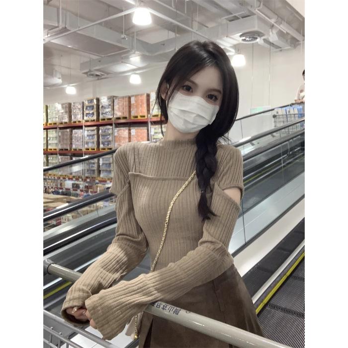 

Design sense hollow long sleeve half turtleneck white knitted sweater women s autumn new niche slim slim top one size fits all абрикосовий