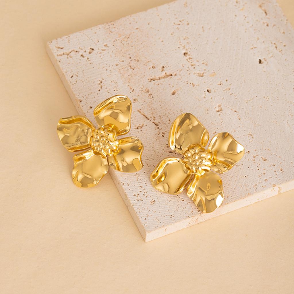 Retro Gold Style Flower Stud Earrings Light Luxury High Sense Natural Style Niche Earrings Women