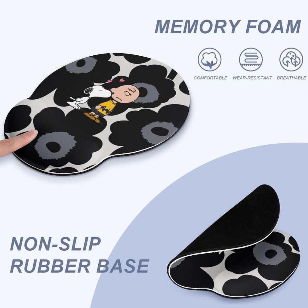 Snoopy and Charlie Brown Floral Print Silicone Mouse Convenient Wrist Support Wrist Popular for Gaming and Office Stylish and Cute Character Design