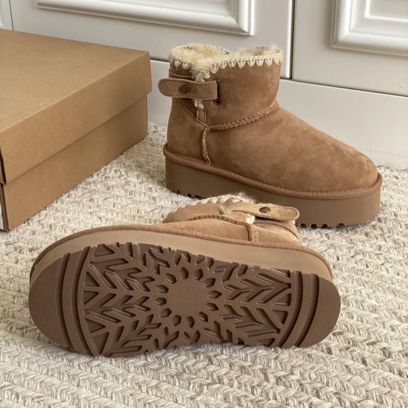 Snow boots thick-soled winter new sheepskin and fur integrated wool mouth short tube piled and thickened warm women's cotton shoes