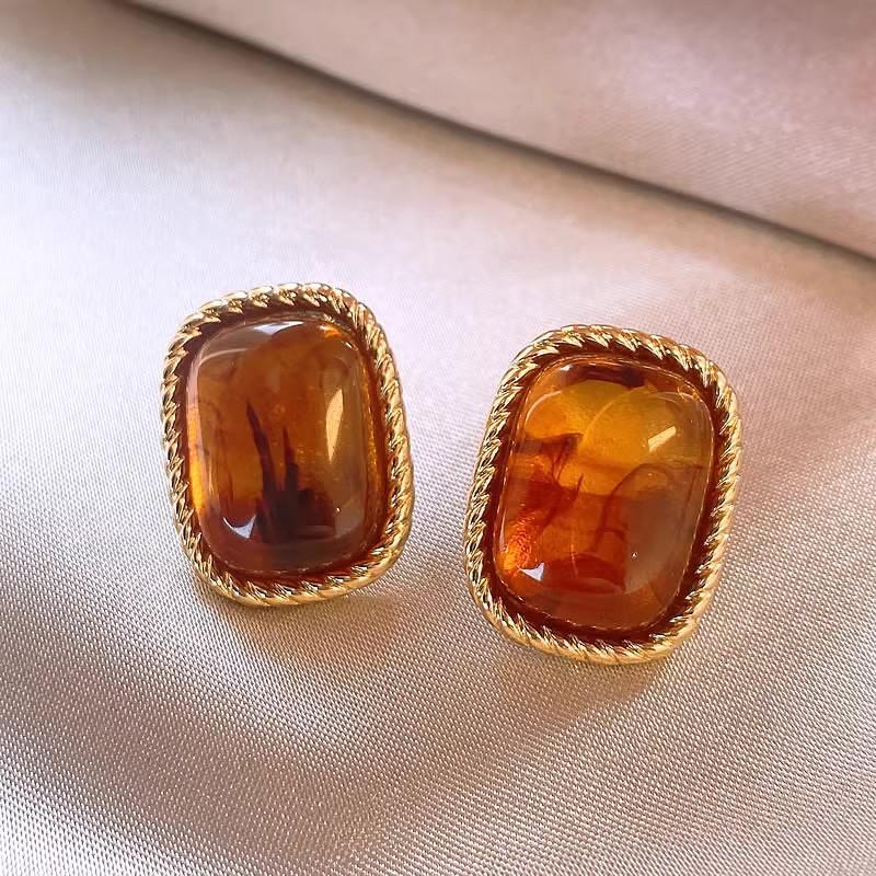 Elegant French Maillard Resin Square Stud Earrings - Light Luxury, Simple & Versatile Ear Accessories