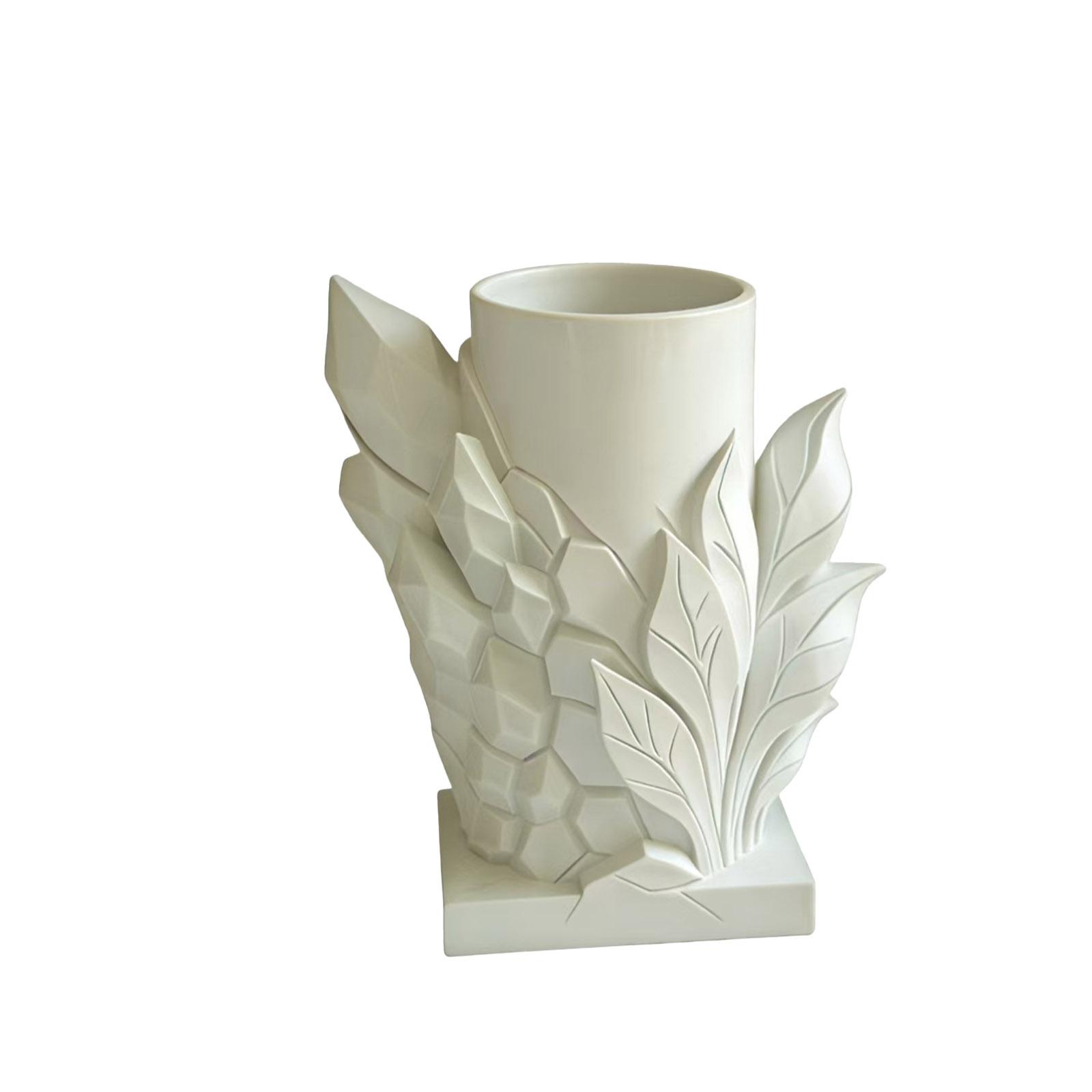 

Floral Arrangement Can Accommodate Multiple Flowers Or Be Paired With A Single Floral Material To Highlight The One Size