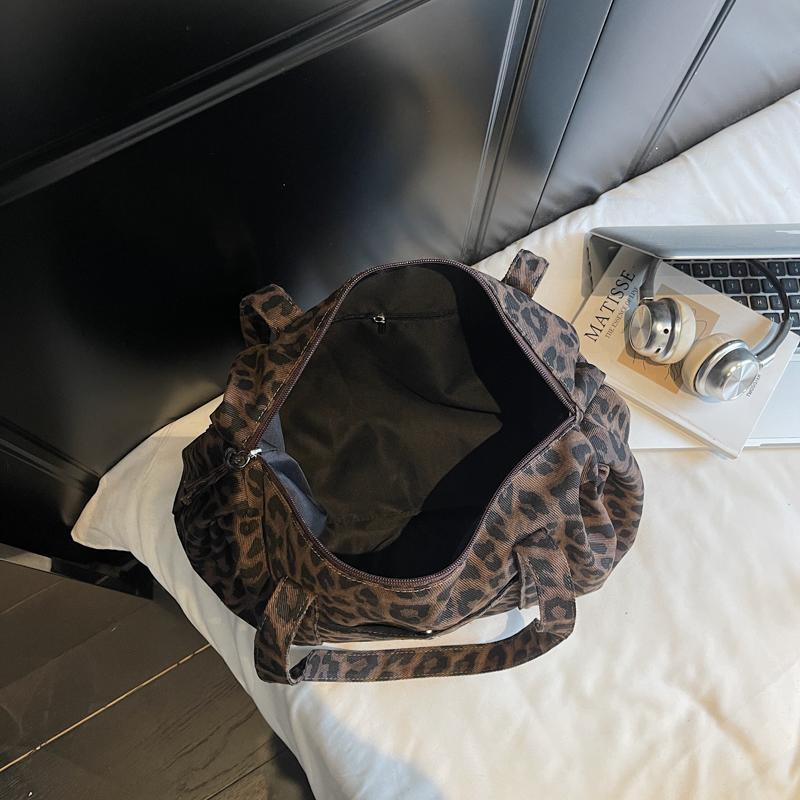 Leopard Print Shoulder Bag Large Capacity Commuter Tote Bag