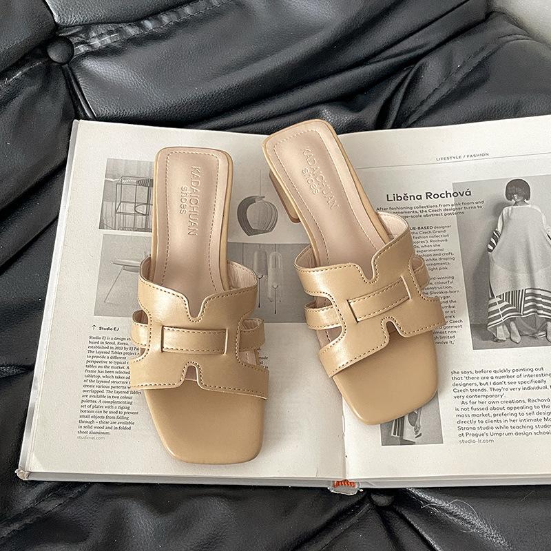 French temperament gentle fairy style slippers women wear 2025 summer new versatile word holiday cool slippers