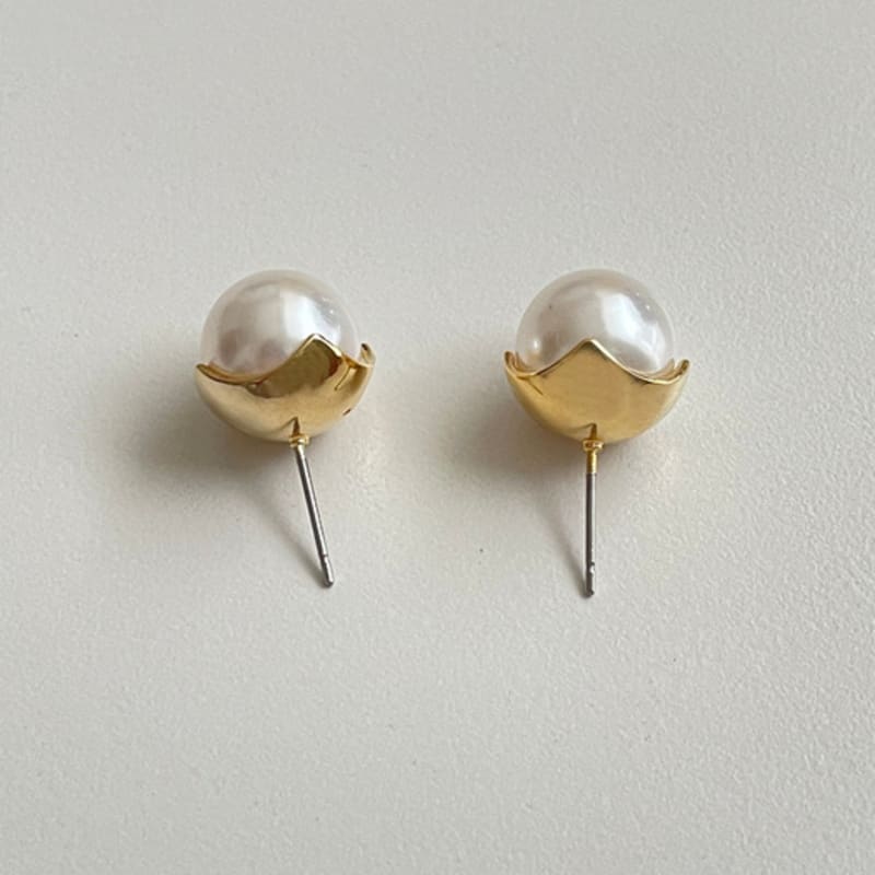 

ELYONA Light Back Pearl Earrings 12mm Silver