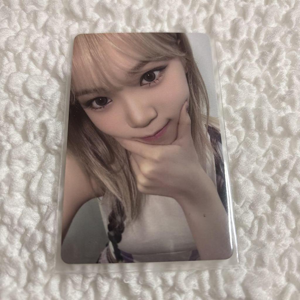 [USED] LE SSERAFIM Chaewon Showcase Trading Card