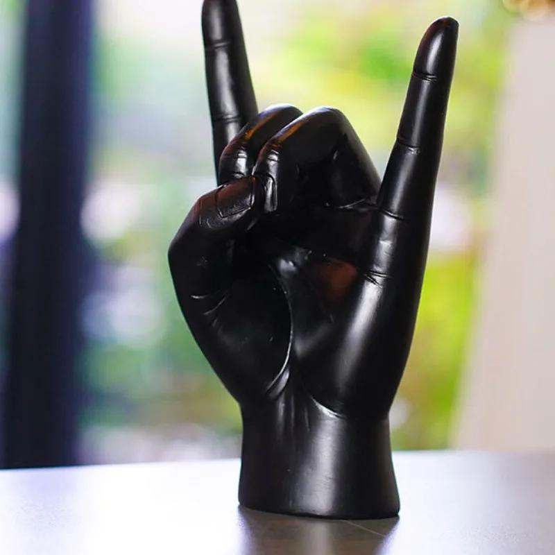 Aesthetic Luxury Figurines Hand Resin Creative Modern Accessories Kawaii Nordic Sculptures Original Valentines Day Gift Ornaments Room Decor