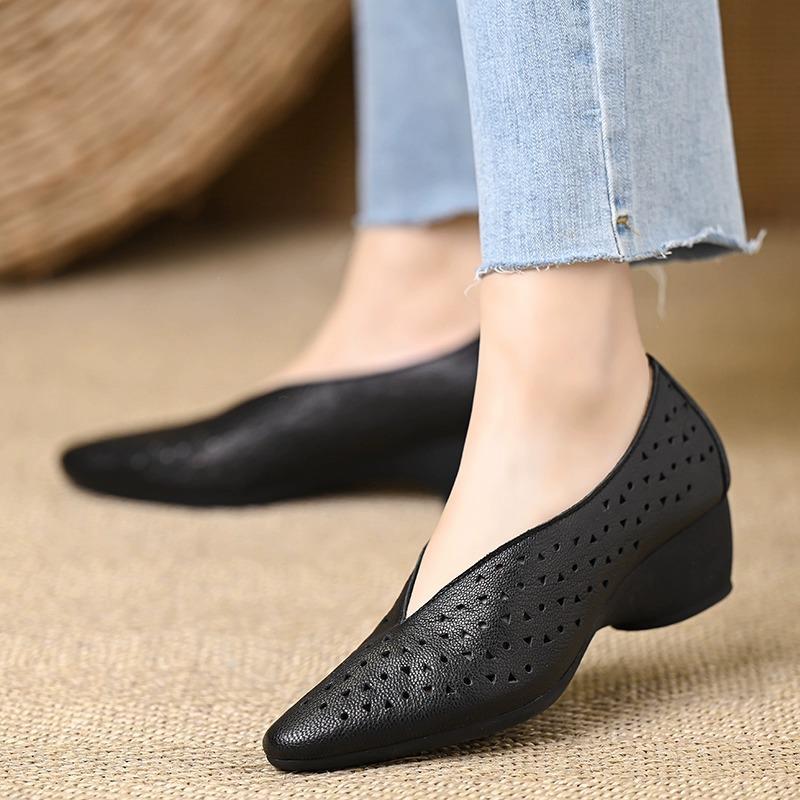 Simple and soft hollow hole shoes medium heel women's shoes 2025 spring and summer new pointed one pedal wedge heel fashion sandals