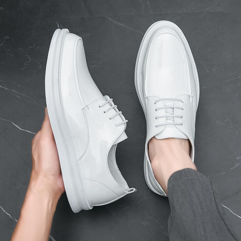 White leather shoes British photography wedding studio hosts the performance Business heightening suit best man wedding groom shoes