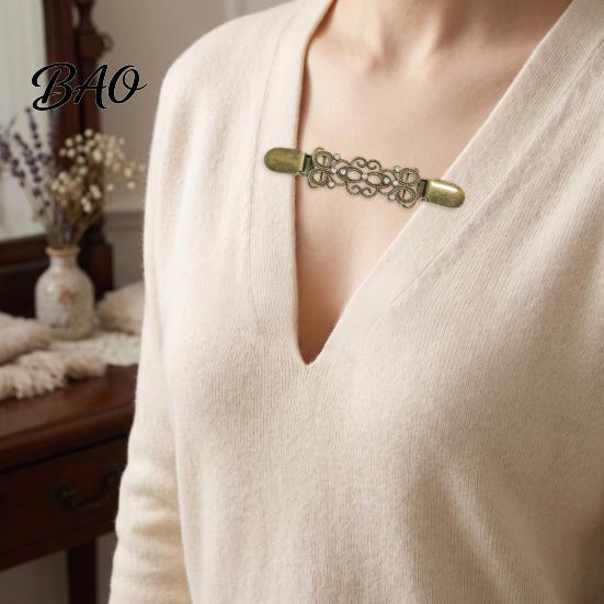 Women Shawl Clamp Vintage Cardigan Sweater Clip with Rhinestone, Hold Together, Retro Metal Clasps Cincher for Dress Shawl, Clothing Accessories