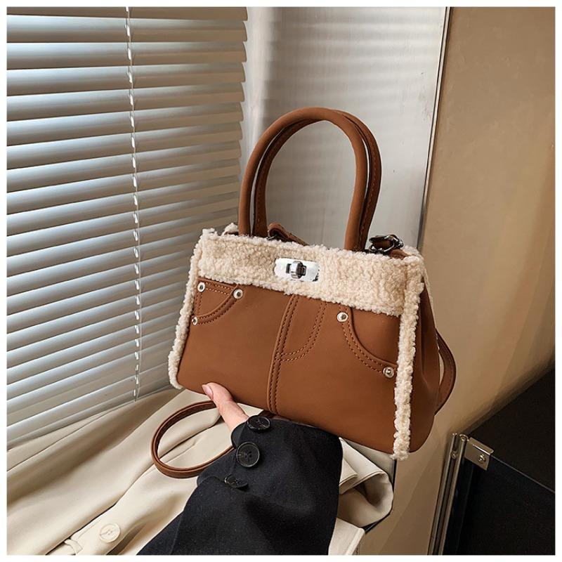 

Premium retro small bag women s autumn and winter new lamb wool small square bag versatile shoulder messenger bag коричневый