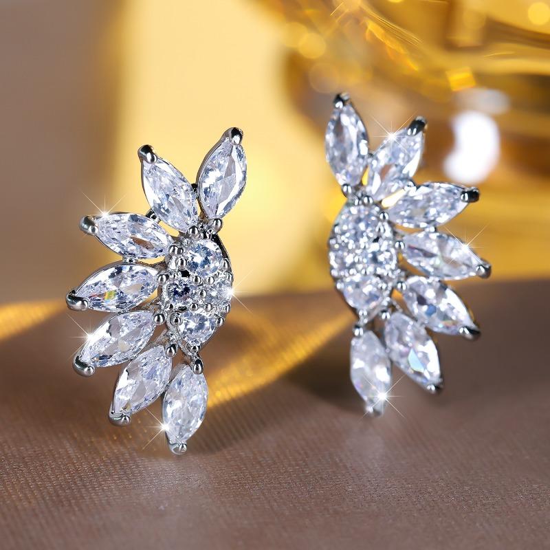 Exquisite White Diamond Horse Eye Flower Earrings, A Pair of Women's Crystal White Zircon Wedding Fashion Jewelry