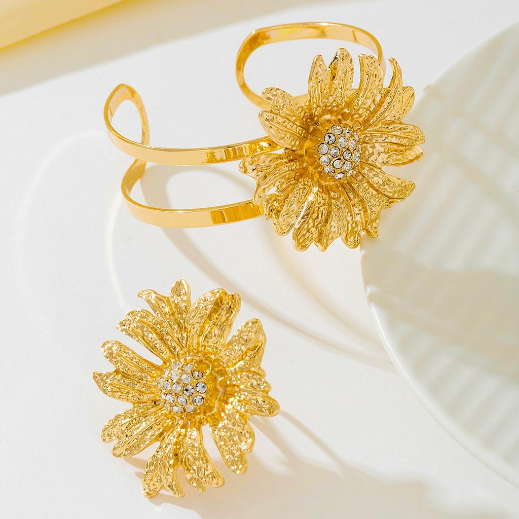 Modisches übertriebenes Blumen-Damen-offenes verstellbares Armband-Ring-Set