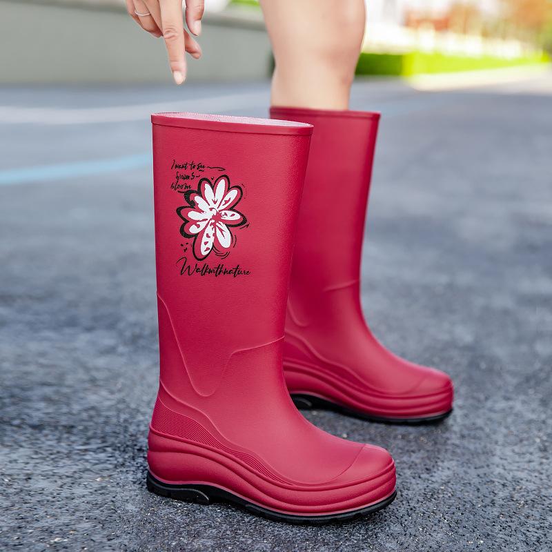 New non-slip water shoes fashionable women's tall rain shoes comfortable medium tube velvet rain boots outdoor adult rubber shoes fashionable