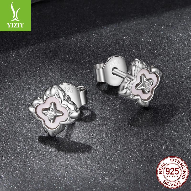 Fritillary Four-Leaf Clover Moissanite Stud Earrings French Court Style S925 Sterling Silver Stud Earrings