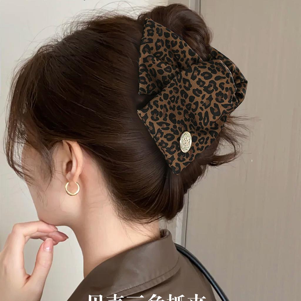 Acrylic fabric leopard print triangle grab clip autumn and winter retro back head shark clip hairpin hair accessories