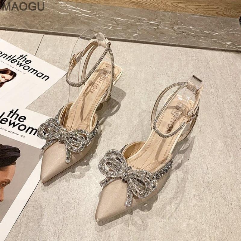 Damen Mode Sandalen Spitz zulaufend Kristall Knöchelriemen Hohe Hacken Sandalen Schwarze Schleife Seltsamer Stil Damenschuhe Tacones Mujer