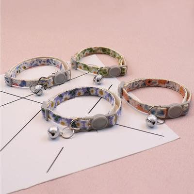 Hundehalsband, verstellbar, zum Anziehen, weiches Glöckchen mit Blumenmuster, Katzenhalsband, Hundezubehör